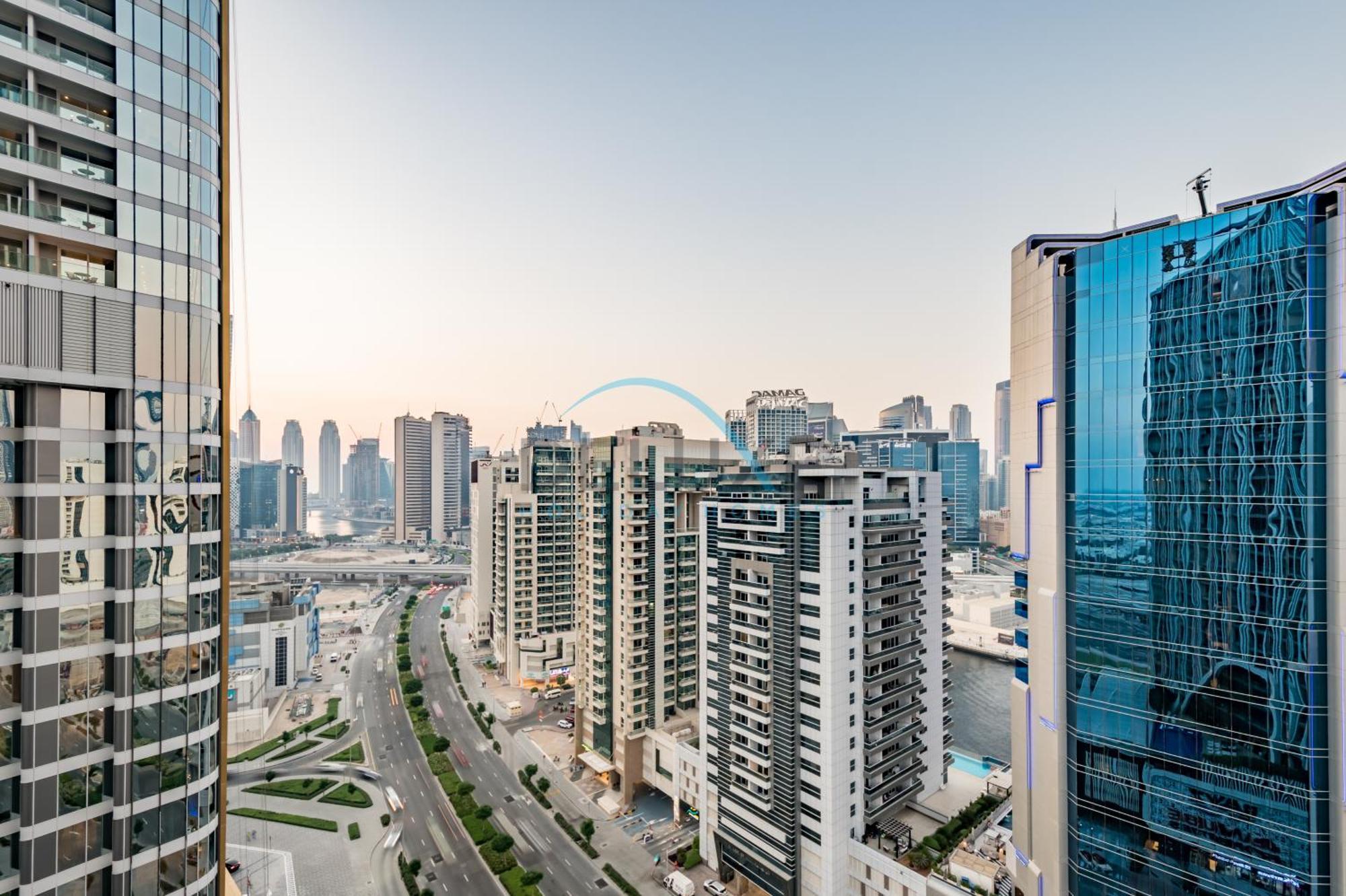 Apartment Upscale 3br In Bayz Tower, Business Bay By Deluxe Homes