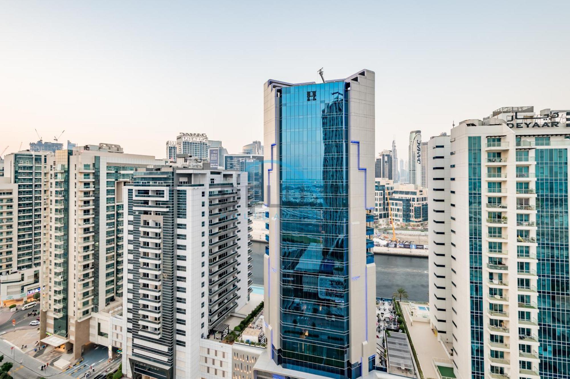 Apartment Upscale 3br In Bayz Tower, Business Bay By Deluxe Homes
